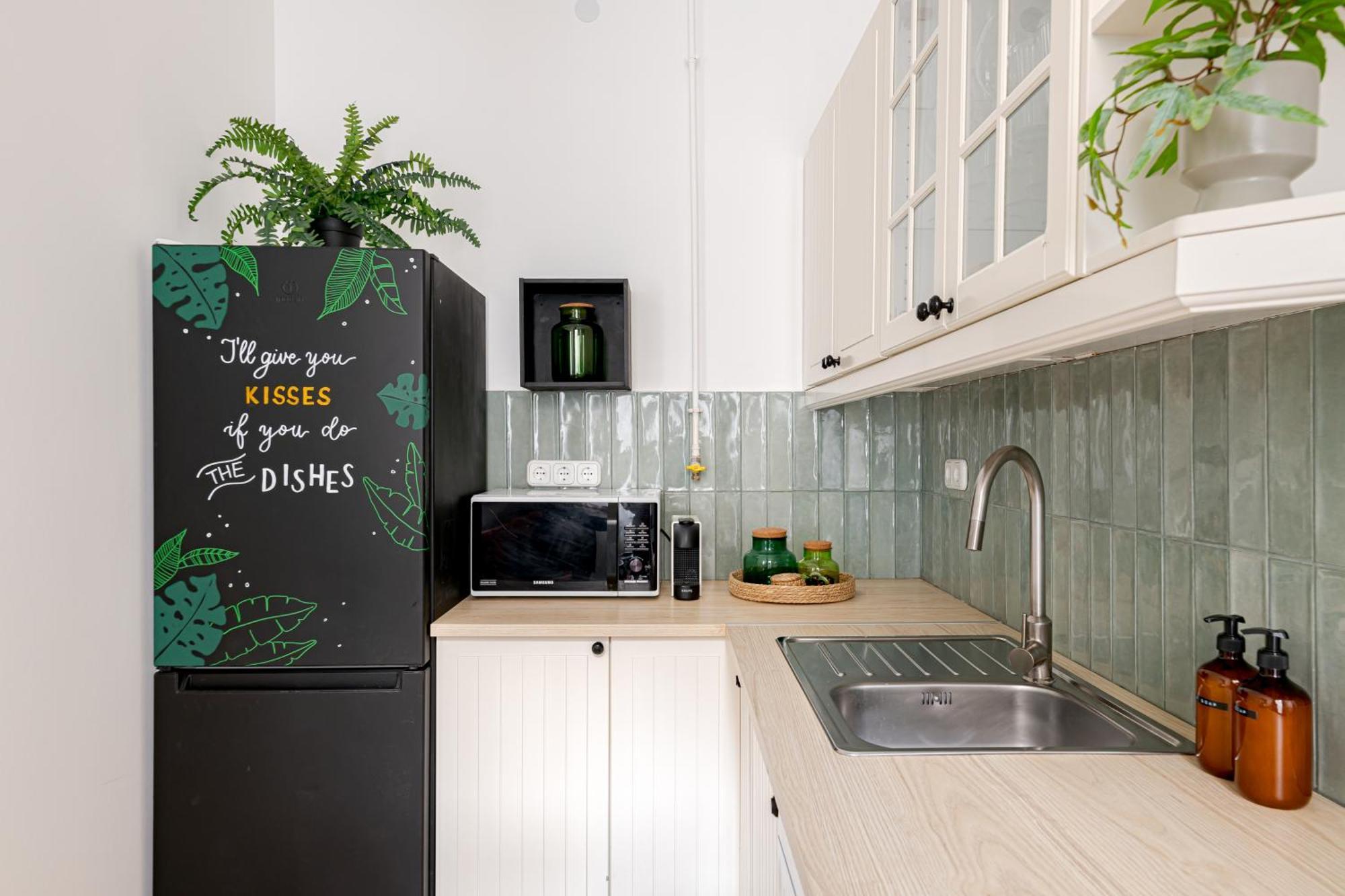 Apartment Jungle Aesthetics Downtown Aircon And Garage Parking Budapest