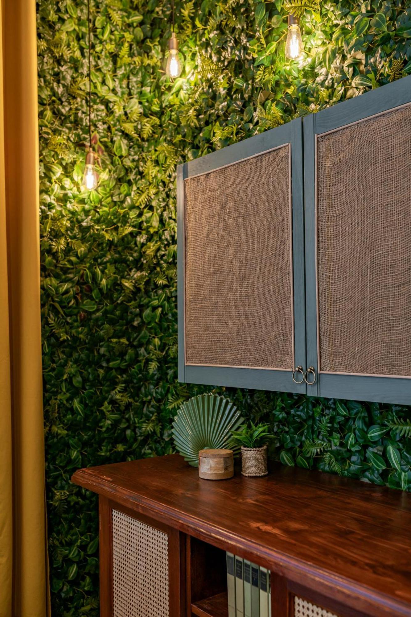 Jungle Aesthetics Downtown Aircon And Garage Parking Apartment *