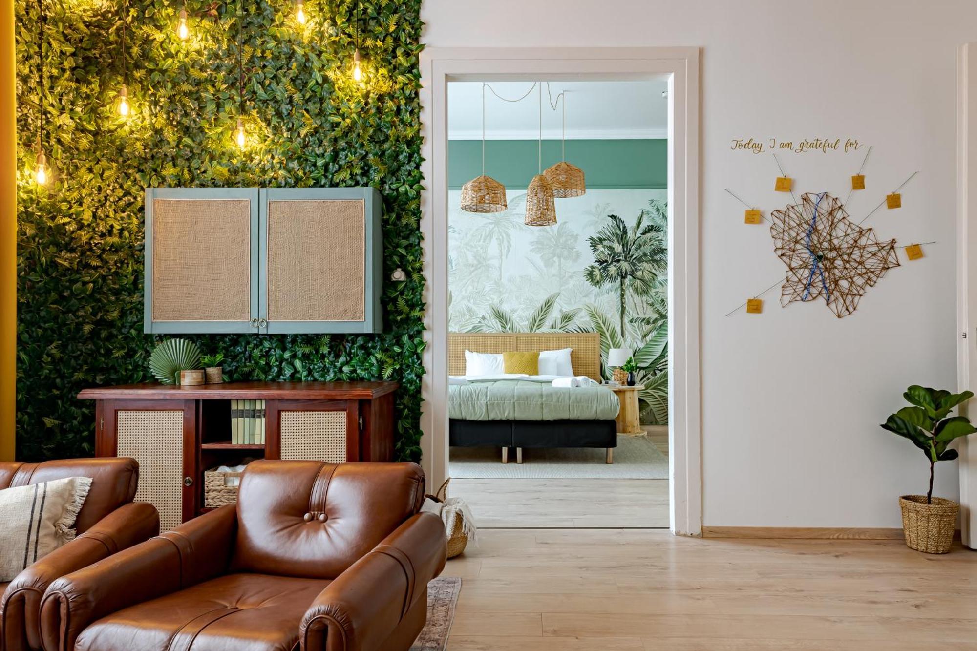 Jungle Aesthetics Downtown Aircon And Garage Parking Apartment *